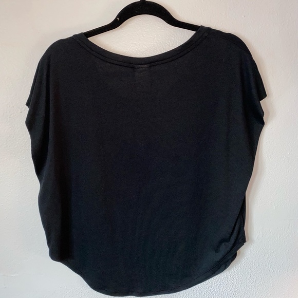 NWT Nike Sportswear Relaxed Fit Logo Swoosh Black Metallic Pewter Gray T-Shirt M - Picture 6 of 9